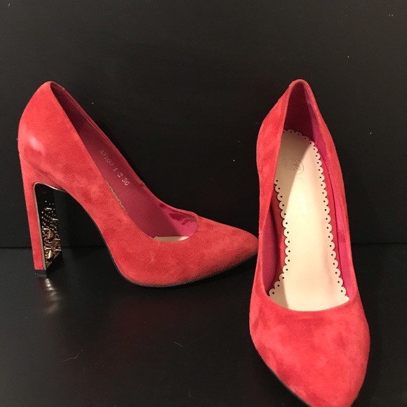 Graciana Red Heels Size 6 - Picture 4 of 7